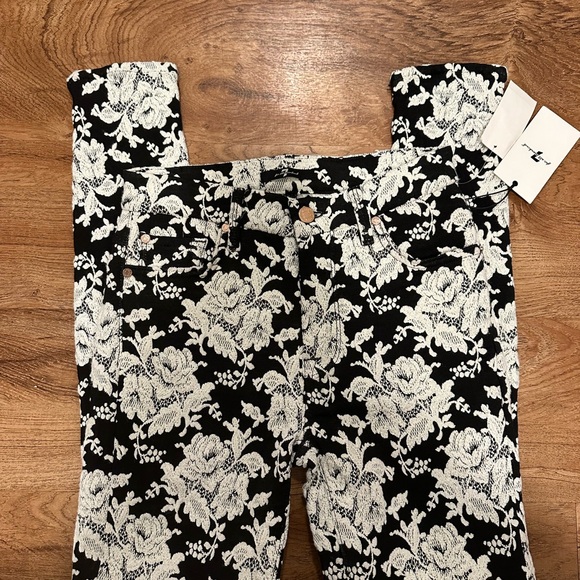 7 for all mankind rose embroidered jeans - Picture 2 of 9